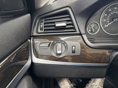 Used 2011 BMW 528i Sedan image 37