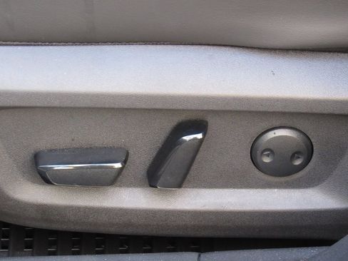 Used 2024 Nissan Rogue Platinum w/ Platinum Premium Package image 12