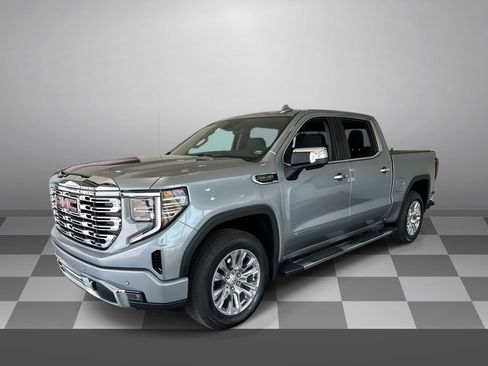 Used 2025 GMC Sierra 1500 Denali AWD/4WD image 4