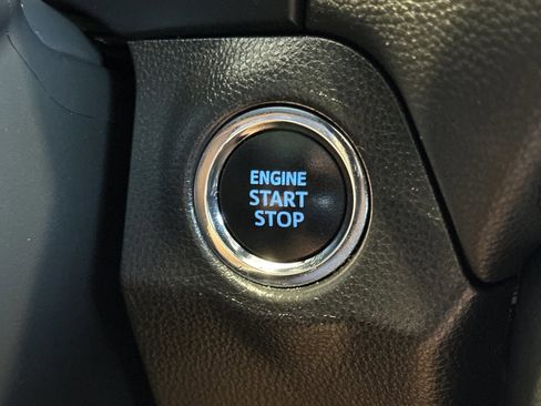 Used 2021 Toyota RAV4 XLE Premium image 22