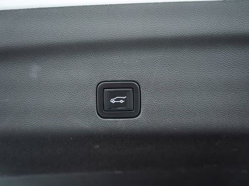 Used 2021 Chevrolet Tahoe RST w/ Luxury Package AWD/4WD image 14