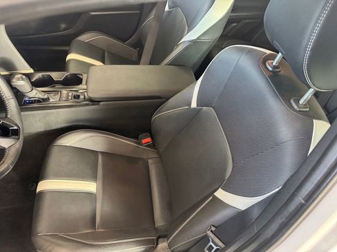 Used 2025 Toyota Camry SE image 8