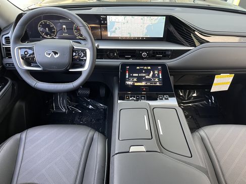 Certified 2026 INFINITI QX80 Luxe w/ Cargo Package AWD/4WD image 17