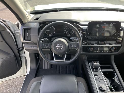 Used 2023 Nissan Pathfinder SL w/ SL Premium Package AWD/4WD image 12