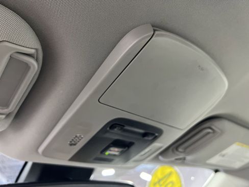 Used 2024 Toyota Camry SE image 35