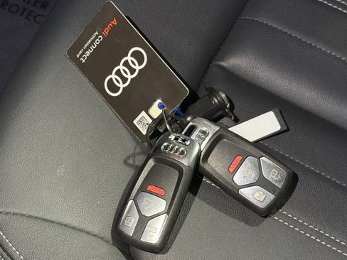 Used 2023 Audi Q5 2.0T Premium w/ Convenience Package AWD/4WD image 24