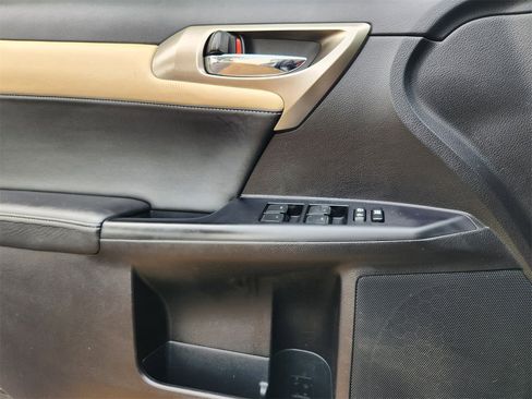 Used 2014 Lexus CT 200h image 23