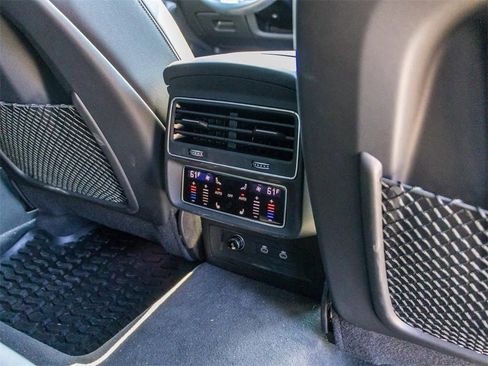 Used 2023 Audi Q8 Premium Plus image 25