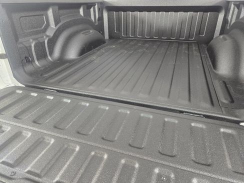 Used 2022 RAM 1500 Laramie AWD/4WD image 18
