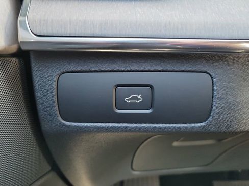 New 2026 Volvo XC90 B6 Ultra w/ Protection Package image 21