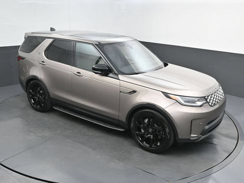 Used 2025 Land Rover Discovery S AWD/4WD image 39