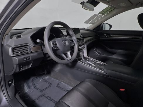 Used 2018 Honda Accord EX image 30