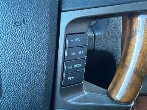 Used 2014 Lincoln Navigator L 4WD image 21