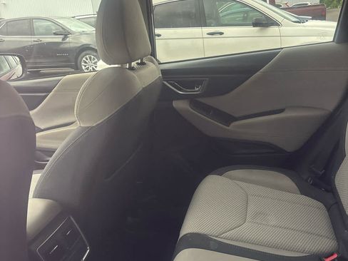 Used 2019 Subaru Forester Premium AWD/4WD image 5