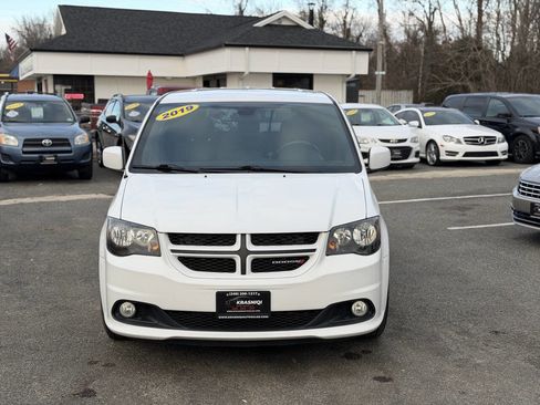 Used 2019 Dodge Grand Caravan GT FWD image 2