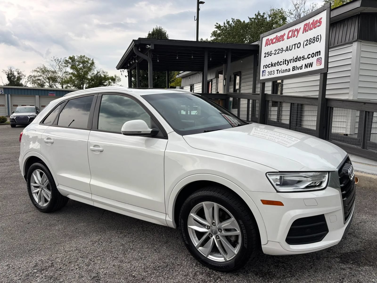 Used 2017 Audi Q3 2.0T Premium w/ Convenience Package FWD image 1