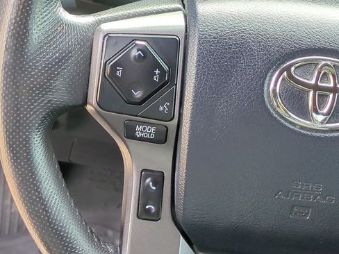 Used 2017 Toyota Tacoma SR5 image 19