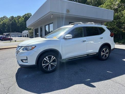 Used 2017 Nissan Rogue SL AWD/4WD image 2