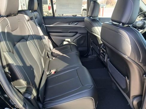 New 2025 Jeep Grand Cherokee Limited w/ Luxury Tech Group II AWD/4WD image 20