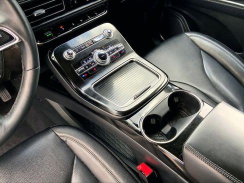 Used 2023 Lincoln Nautilus FWD w/ Premium Package image 16