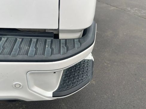 Used 2019 Chevrolet Silverado 1500 High Country w/ Technology Package image 12