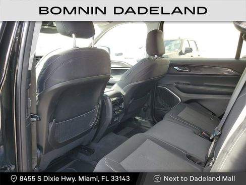 Used 2022 Jeep Grand Cherokee L Laredo w/ Luxury Tech Group I image 11