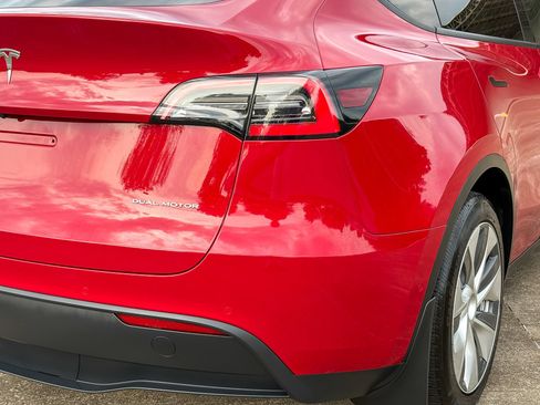 Used 2021 Tesla Model Y Long Range AWD/4WD image 14