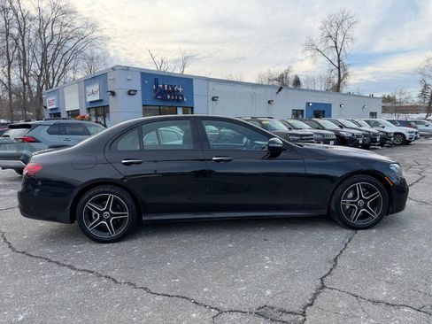 Used 2022 Mercedes-Benz E 350 4MATIC Sedan image 2