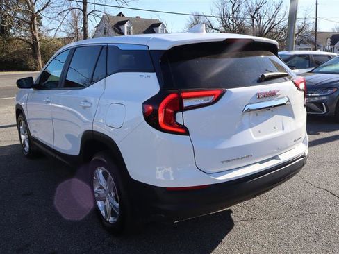 Used 2024 GMC Terrain SLE image 7