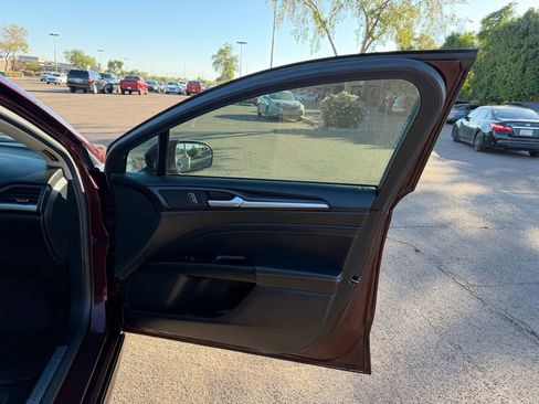 Used 2018 Ford Fusion Titanium image 17