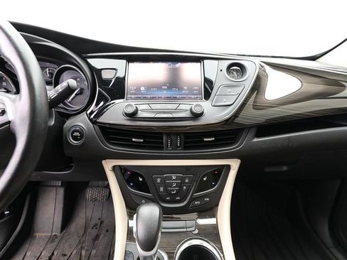Used 2019 Buick Envision Essence FWD image 15