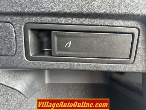 Used 2020 Volkswagen Tiguan SE w/ Panoramic Sunroof Package AWD/4WD image 34