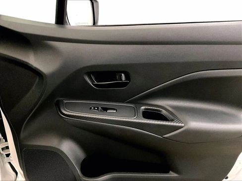 Used 2024 Nissan Versa S w/ Trunk Package image 23