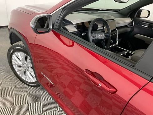 Used 2025 GMC Acadia Elevation w/ Elevation Premium Package image 42