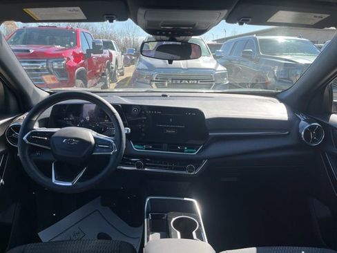 Used 2025 Chevrolet Equinox LT w/ Midnight Edition image 12