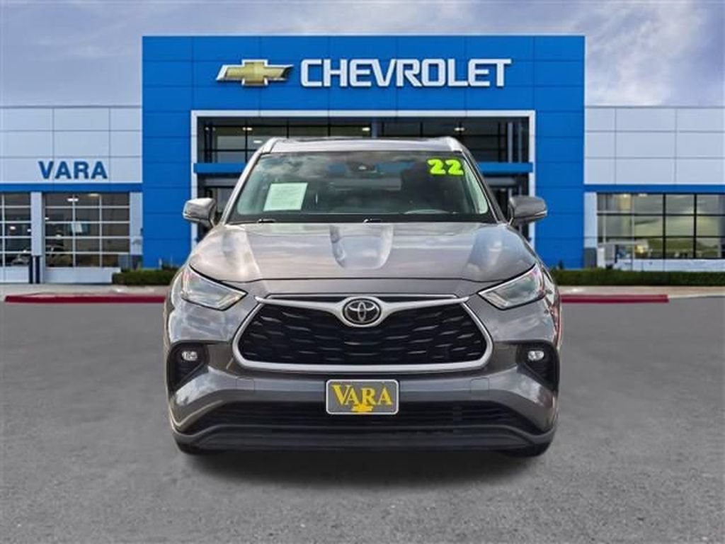 Used 2022 Toyota Highlander XLE FWD image 8