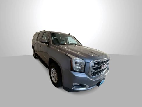 Used 2018 GMC Yukon XL SLT w/ Open Road Package image 2