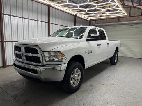 Used 2018 RAM 2500 Tradesman w/ Chrome Appearance Group AWD/4WD image 3