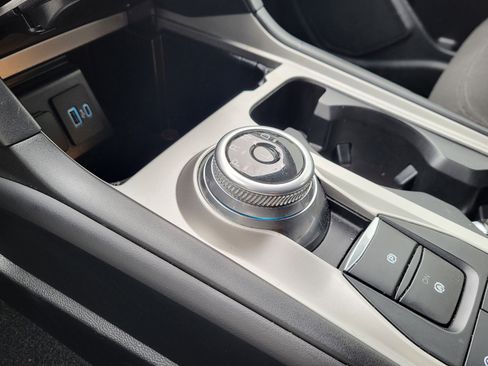 Used 2023 Ford Explorer XLT image 17