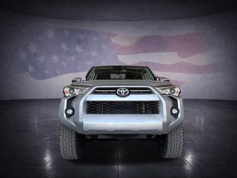 Used 2021 Toyota 4Runner SR5 AWD/4WD image 8