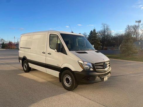 Used 2014 Mercedes-Benz Sprinter 2500 image 3