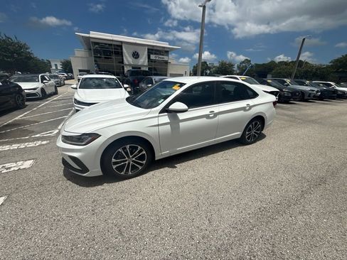 Used 2026 Volkswagen Jetta Sport FWD image 3