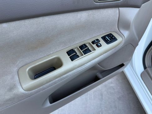 Used 2002 Toyota Camry LE image 10