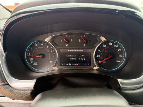 Used 2023 Chevrolet Traverse RS FWD image 13