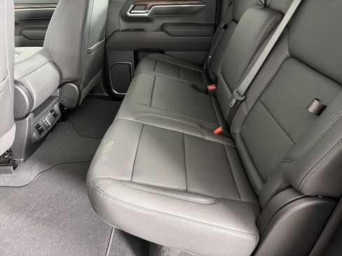 New 2026 GMC Sierra 1500 SLT w/ X31 Off-Road Package AWD/4WD image 18
