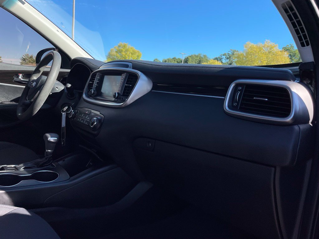 Used 2019 Kia Sorento FWD image 32