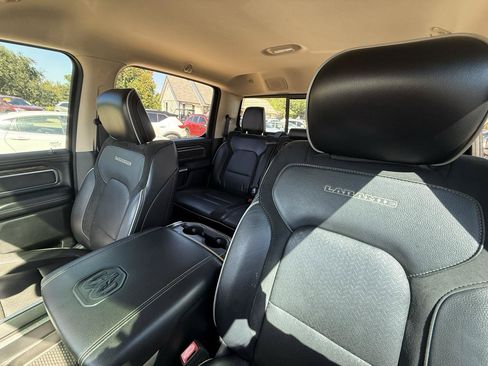 Used 2019 RAM 1500 Laramie AWD/4WD image 15