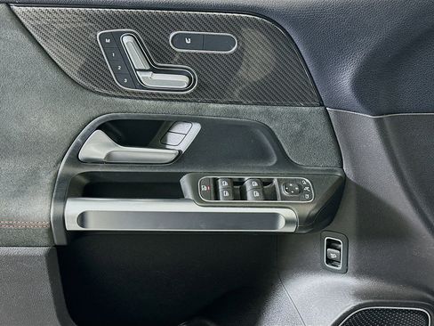 Used 2020 Mercedes-Benz GLB 250 GLB 250 image 15