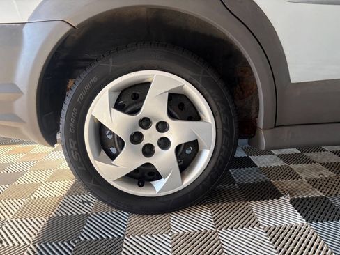 Used 2006 Pontiac Vibe image 25