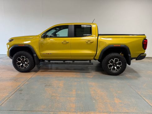 Used 2024 GMC Canyon AT4X AWD/4WD image 2